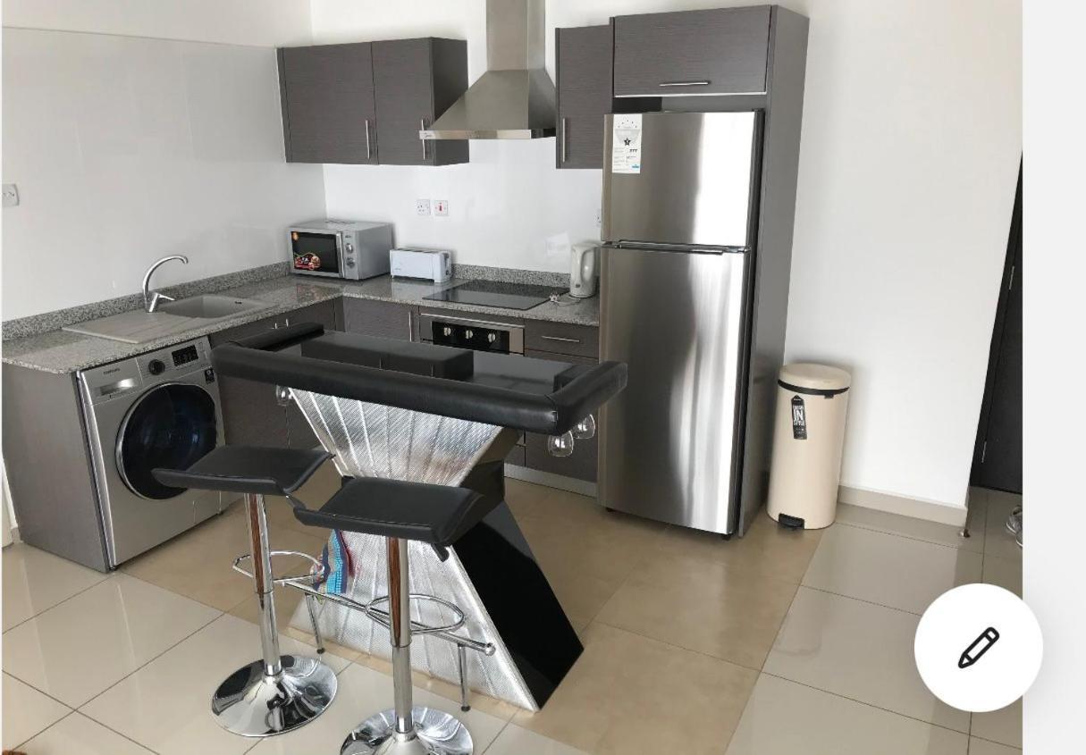 Gallery Apartments By Bestwest Hospitality Акра Екстериор снимка