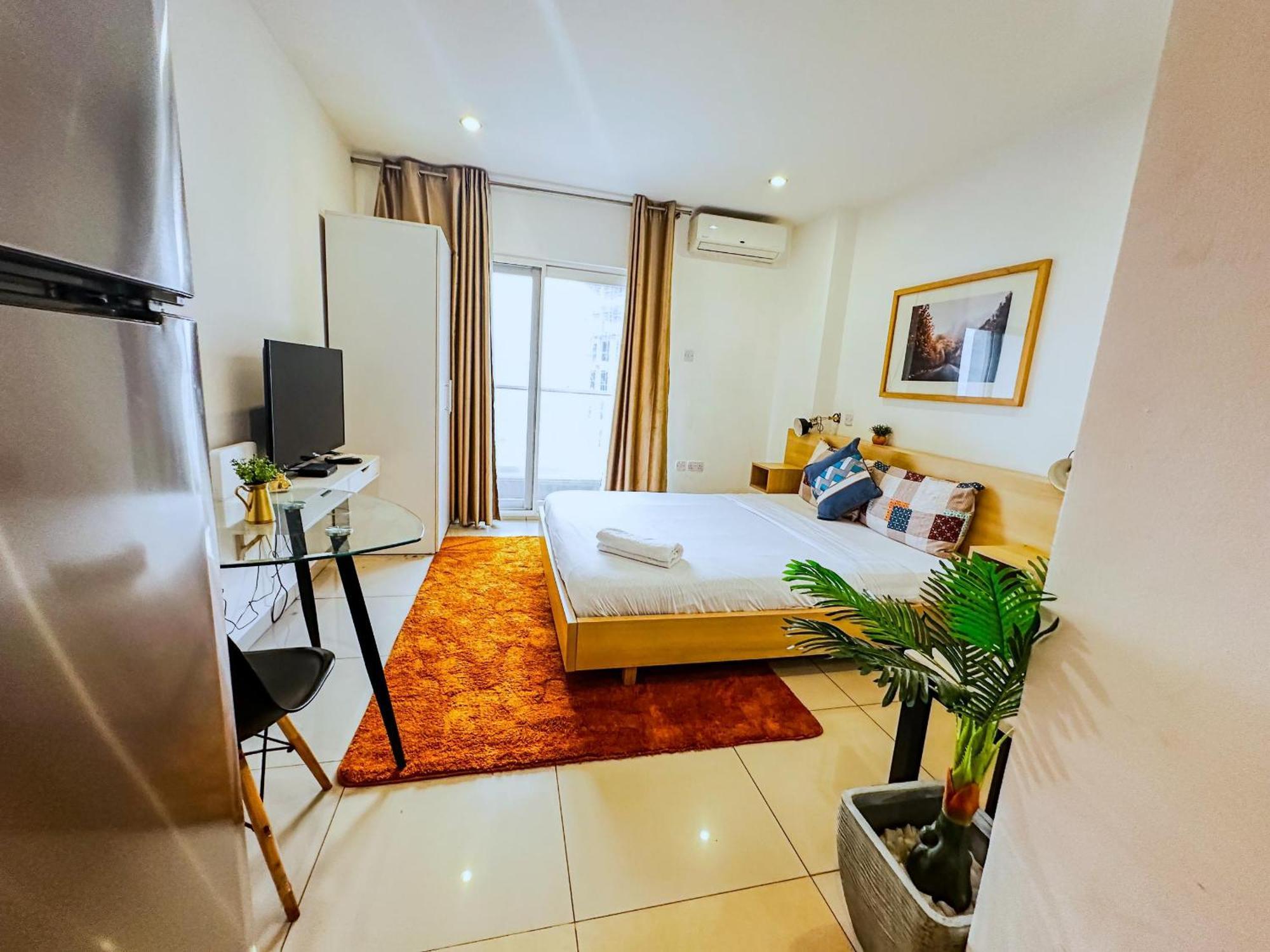 Gallery Apartments By Bestwest Hospitality Акра Екстериор снимка