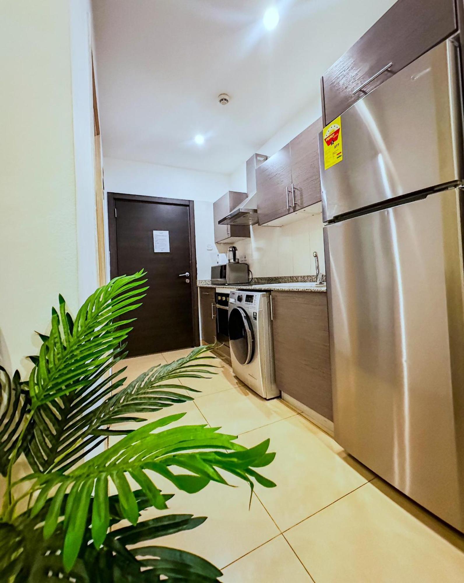 Gallery Apartments By Bestwest Hospitality Акра Екстериор снимка