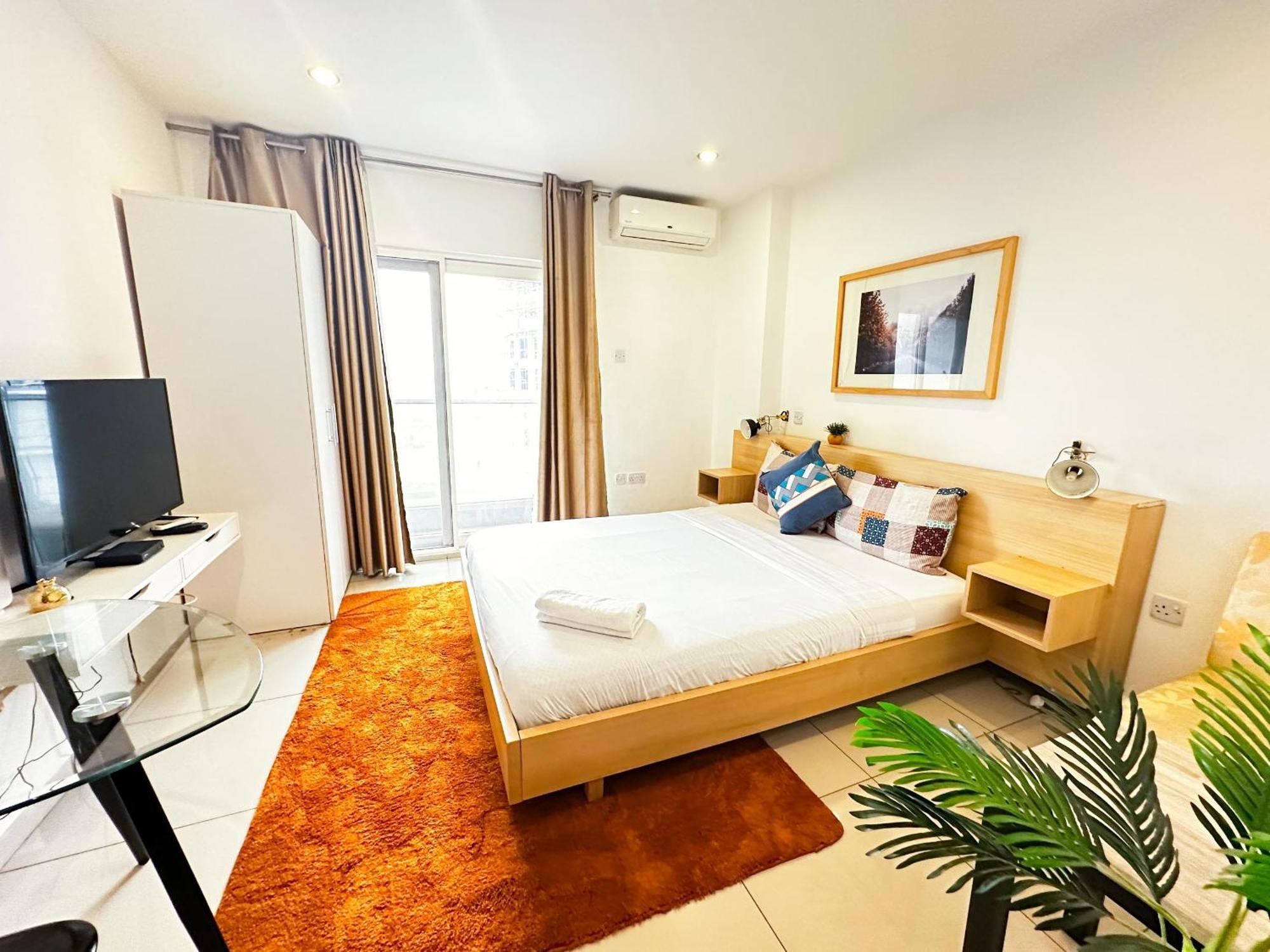 Gallery Apartments By Bestwest Hospitality Акра Екстериор снимка