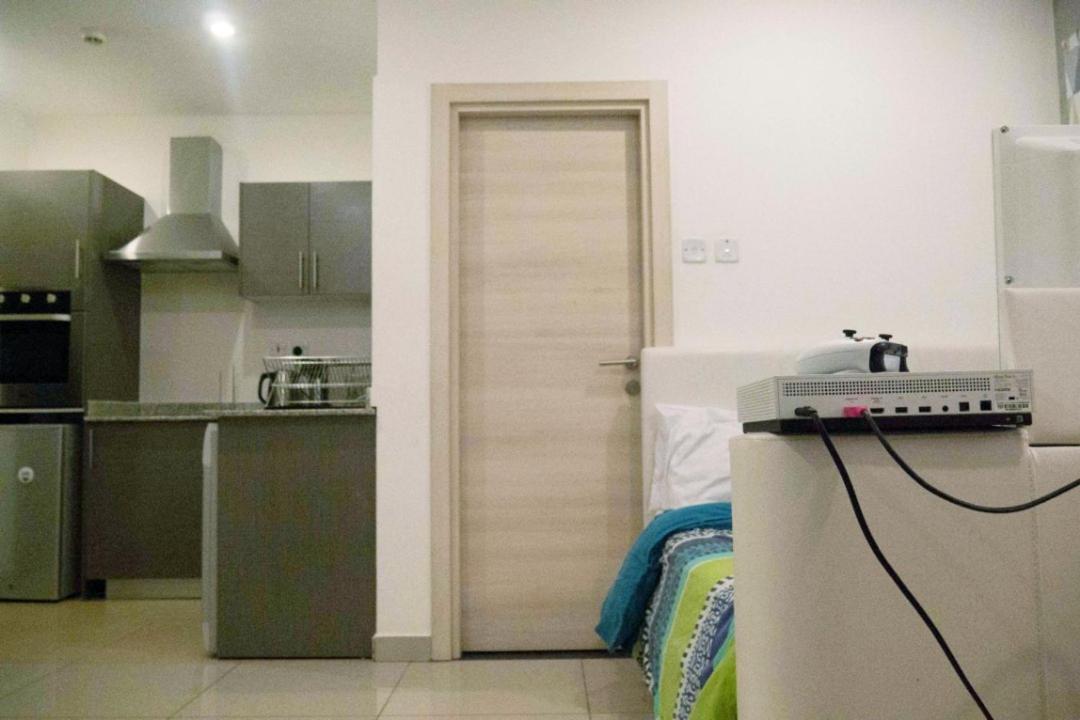 Gallery Apartments By Bestwest Hospitality Акра Екстериор снимка