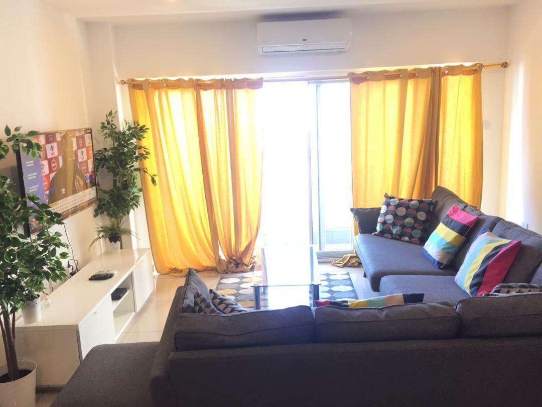 Gallery Apartments By Bestwest Hospitality Акра Екстериор снимка